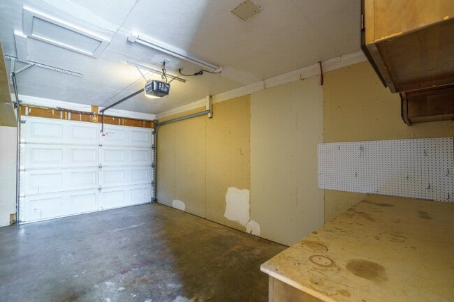 Building Photo - 8444 E Virginia Ave
