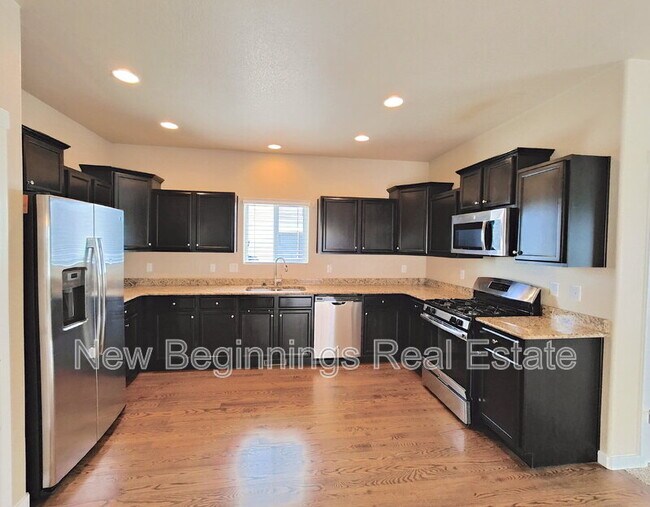 Building Photo - 2562 Ellingwood Dr