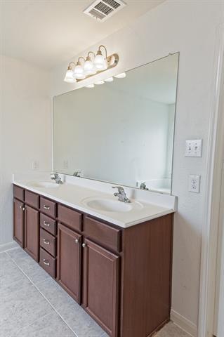 Building Photo - 1829 Persimmon Dr