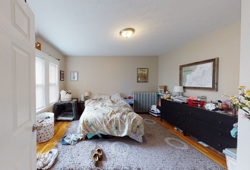 Building Photo - 48 South Crescent Circuit