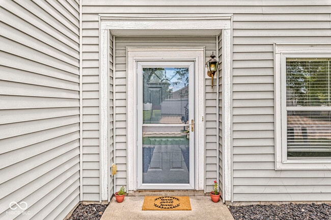 Building Photo - 7928 States Bend Dr