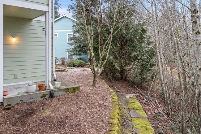 Building Photo - Detached Townhome in Kingston Meadows Community