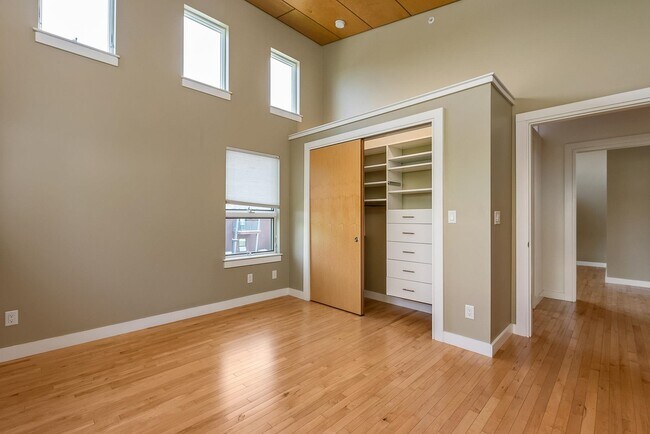 Building Photo - 659 Dennett St