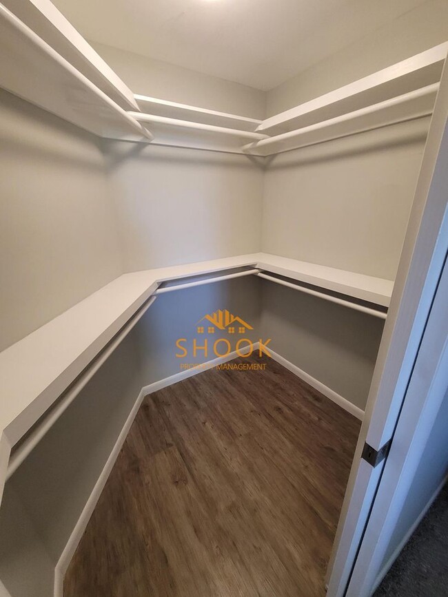 Building Photo - TURN KEY 3 BEDROOM HOME