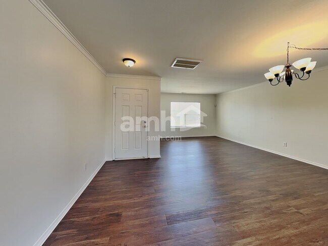 Building Photo - 1611 Rustic Arch Way