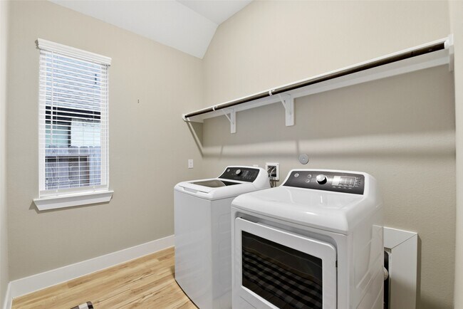Building Photo - 808-808 Marisol Bay Dr
