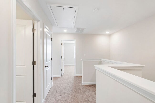 Building Photo - Charming 3BR Townhome in the Sought-After Springvale Community!