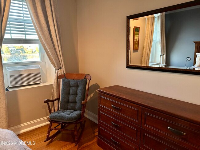 Building Photo - 500 Deal Lake Dr