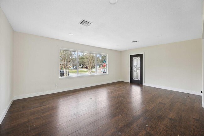 Building Photo - 3403 Linkwood Dr