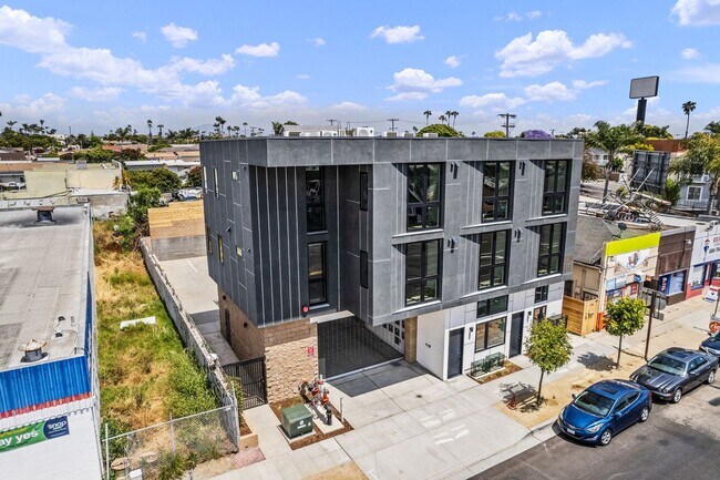 Building Photo - Coming Soon!! Beautiful 1 bed 1 bath apart...