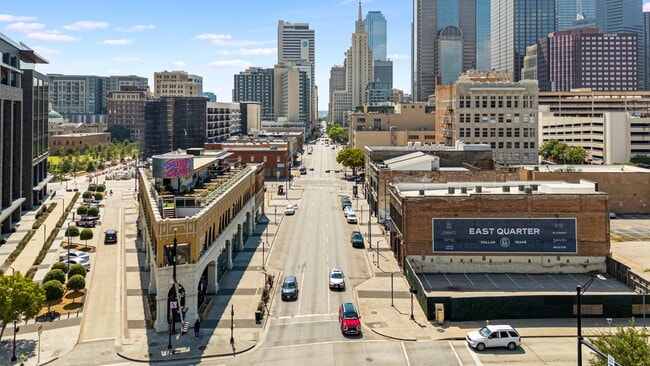 Building Photo - 2080 Kelly Ave