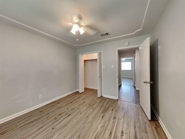 Building Photo - 3 BR/2BA | Renovated Single Family Home | 2-car garage | Fenced backyard
