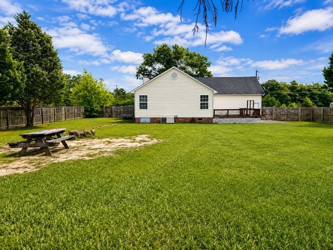 Building Photo - 6012 Waldos Beach Rd