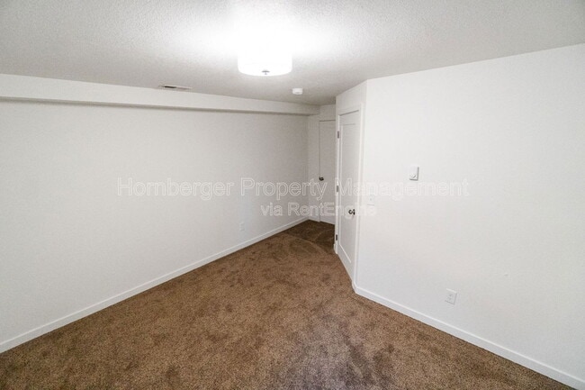 Building Photo - 8615 N Kelly Ct