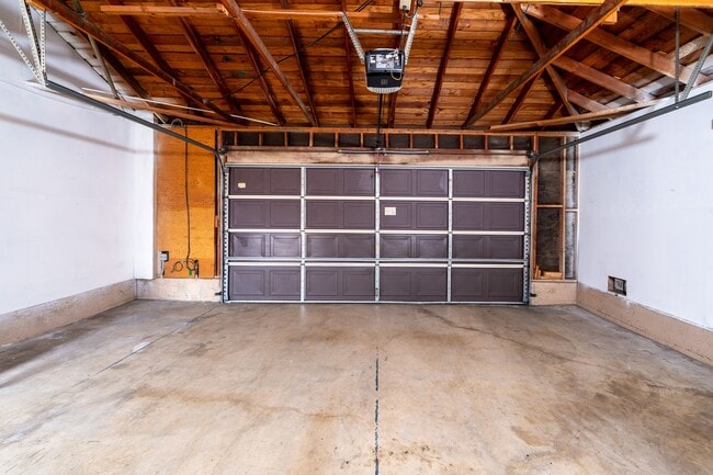Building Photo - Beautiful 2 bedroom 2 bath Home!!!!