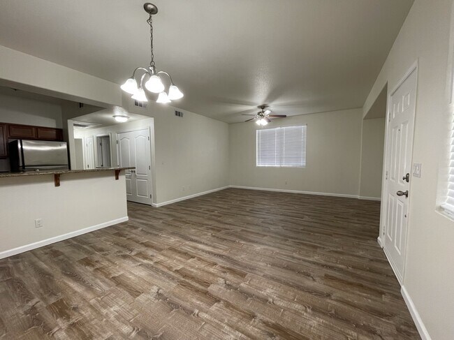 Building Photo - 10217 King Henry Ave