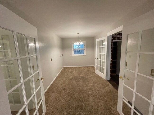Building Photo - Downtown Nashville Charming Traditional Home