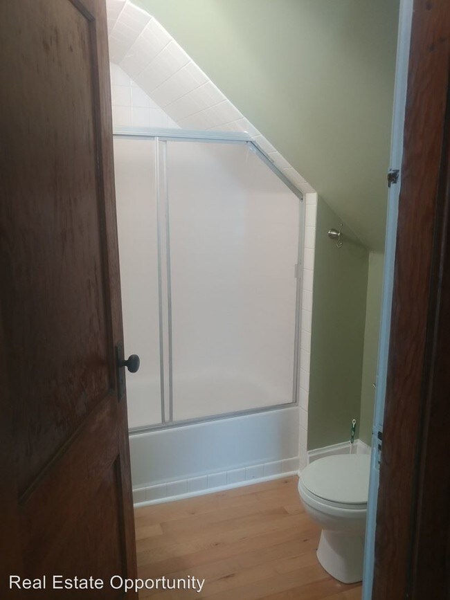 Building Photo - 2 br, 1.5 bath House - 1858 Harrisburg Pike