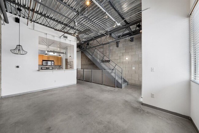 Building Photo - 4801 S Congress Ave