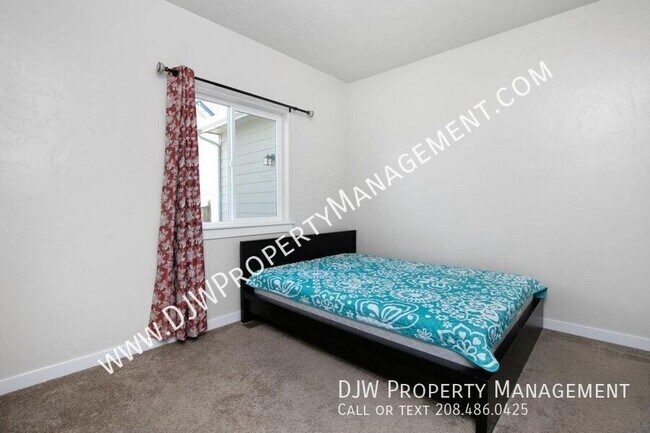Building Photo - 5218 N Zamora Way
