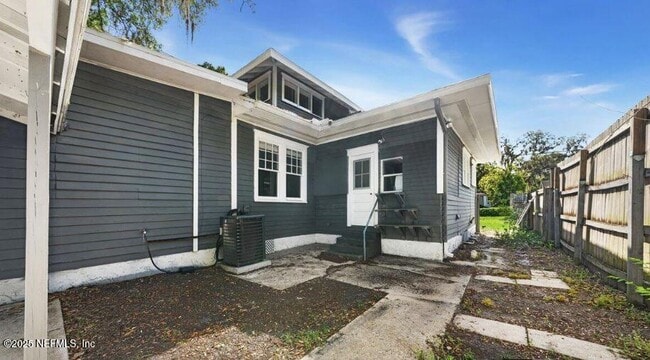 Building Photo - 3903 Boone Park Ave