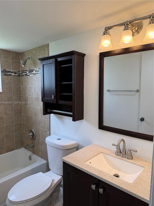 Building Photo - 9920 NW 68th Pl