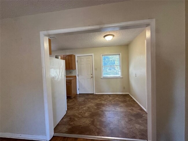 Building Photo - 708 Denison Dr