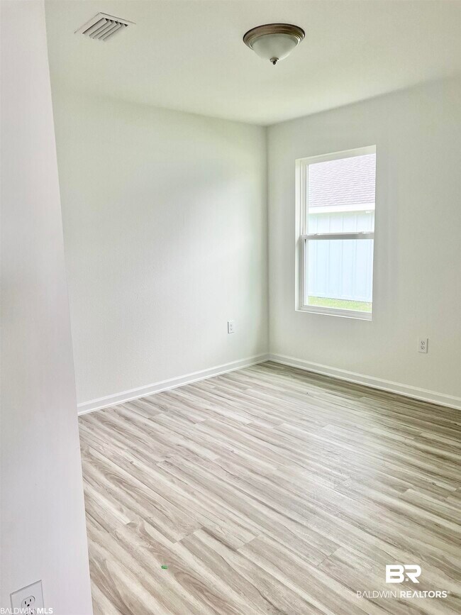 Building Photo - 428 Winters Ave