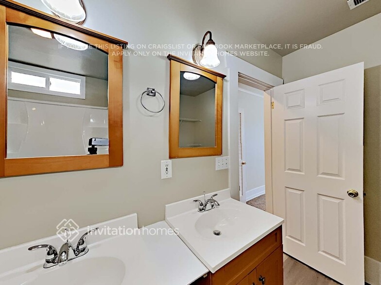 Building Photo - 230 S 79th St