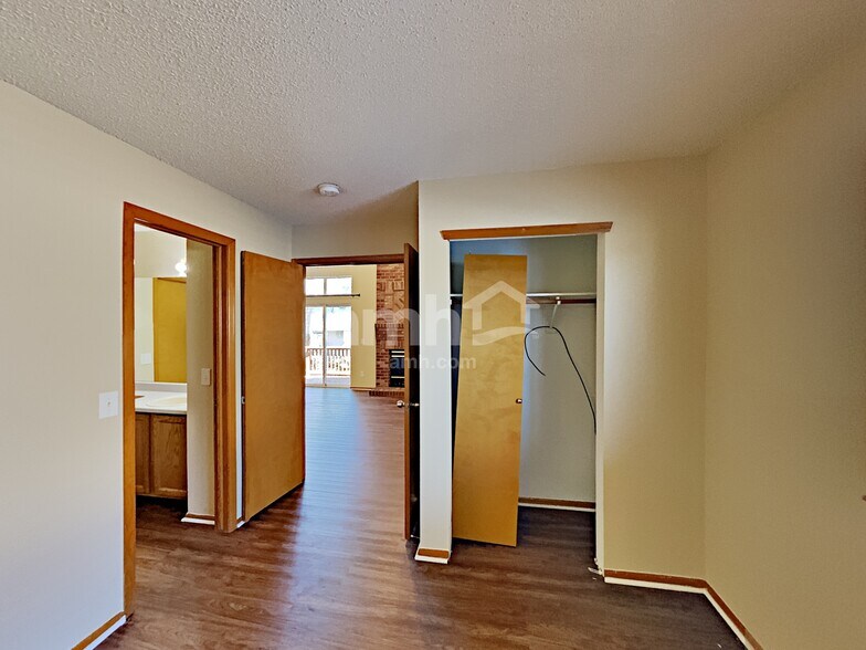 Building Photo - 19065 E Chenango Cir