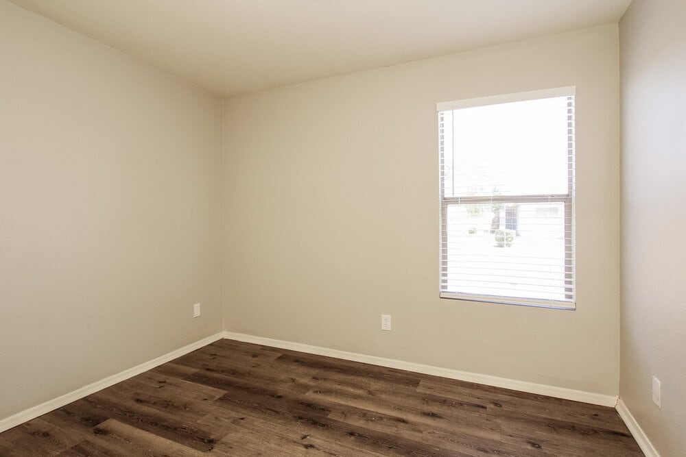 Building Photo - 802 S 126th Ave