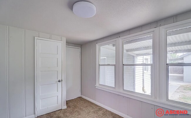 Building Photo - 2403 Belle Ter