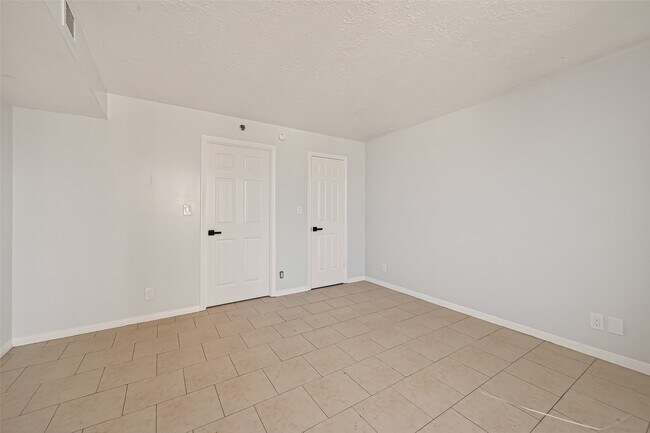 Building Photo - 3525 Sage Rd