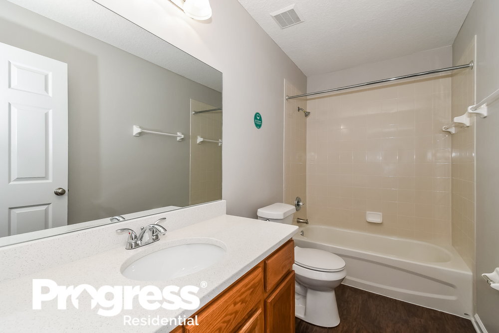 Building Photo - 14064 Fish Eagle Dr E