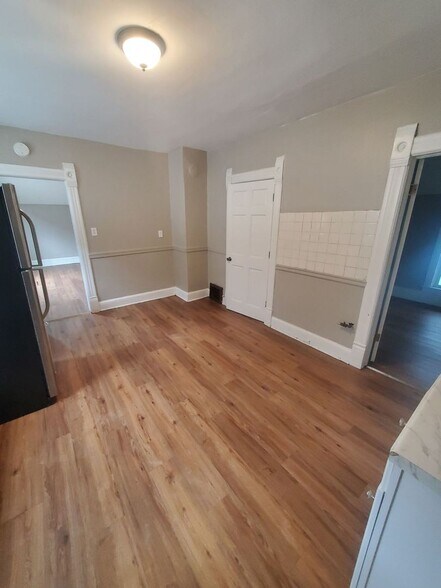 Primary Photo - 3220 W Greenfield Ave