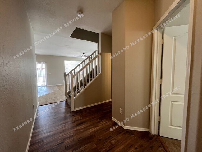 Building Photo - Spacious 4 bedroom plus loft in Tolleson
