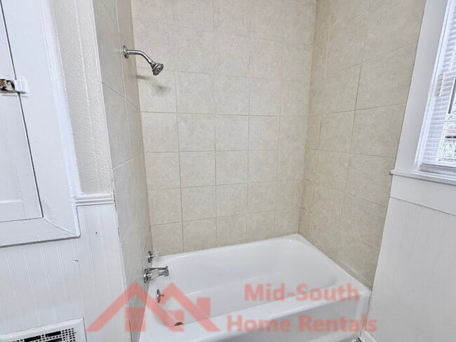 Building Photo - 1707 Glenview Ave