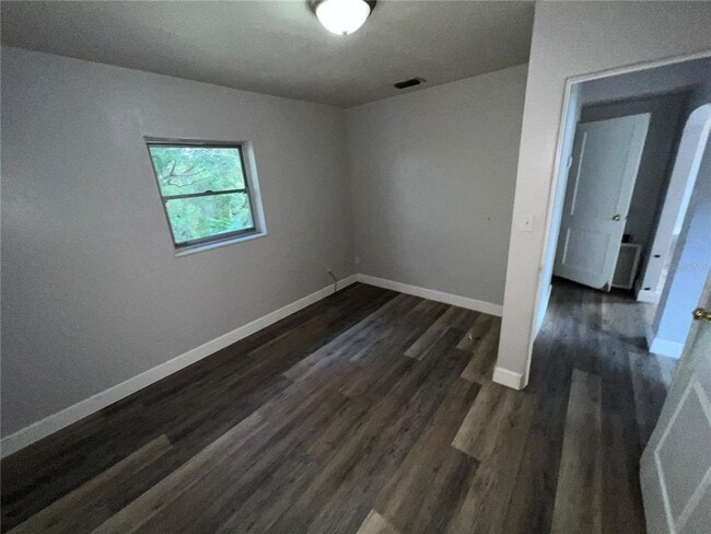 Building Photo - 240 Deerfoot Rd