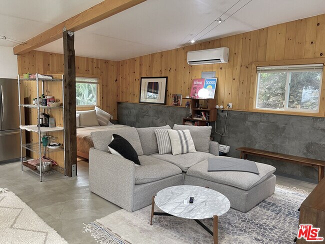 Building Photo - 2535 Hawks Nest Trail