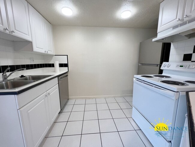 Building Photo - Great 1 Bedroom Condo in Fort Walton Beach!