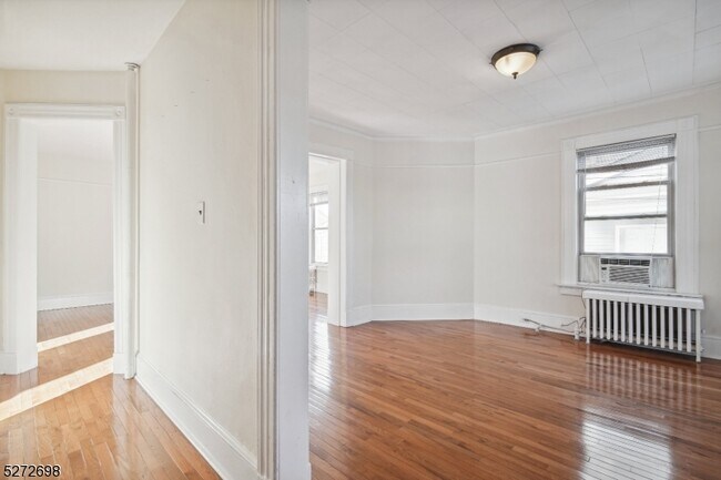 Building Photo - 22 Kent Pl Blvd