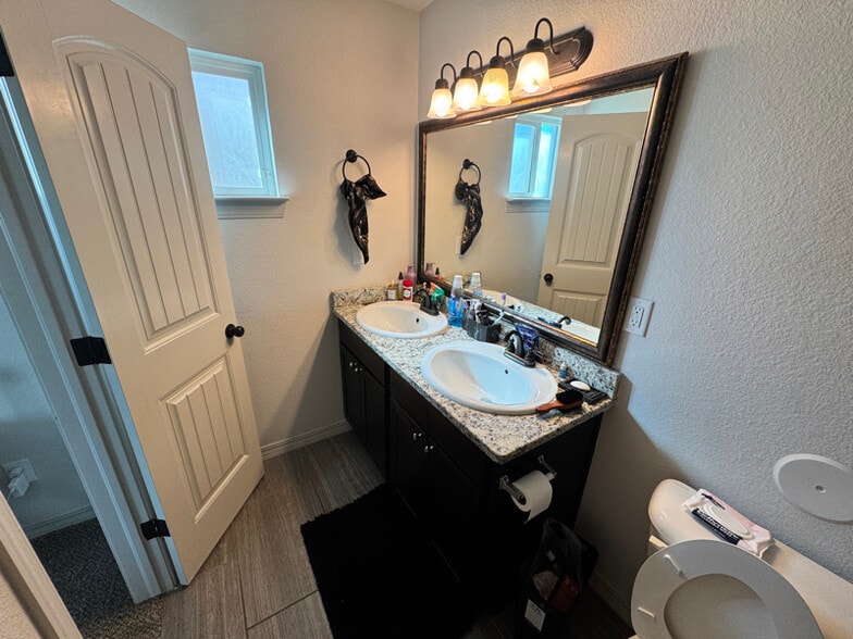 Building Photo - 13172 Willitoft Rd