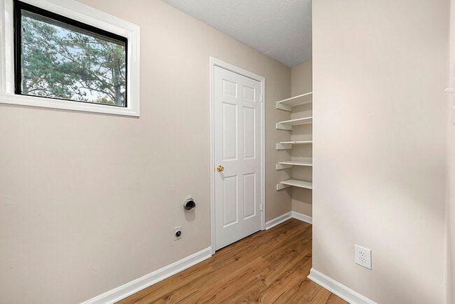 Building Photo - 670 Highland Ct