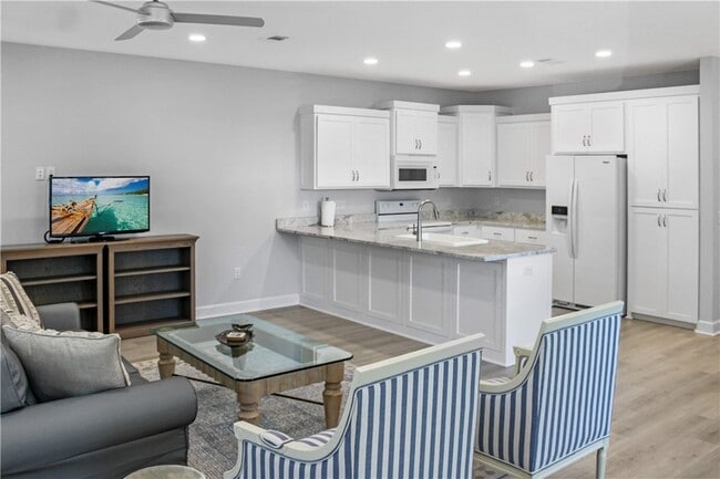 Building Photo - 905 Wayne St