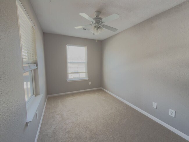 Building Photo - Maintenance-Free Condo Living in South Ann Arbor