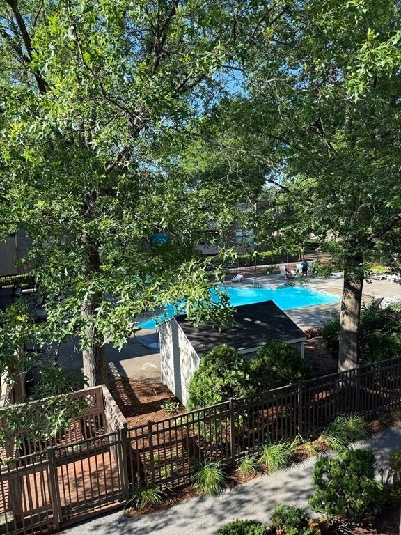 Building Photo - 70 Shrewsbury Green Dr