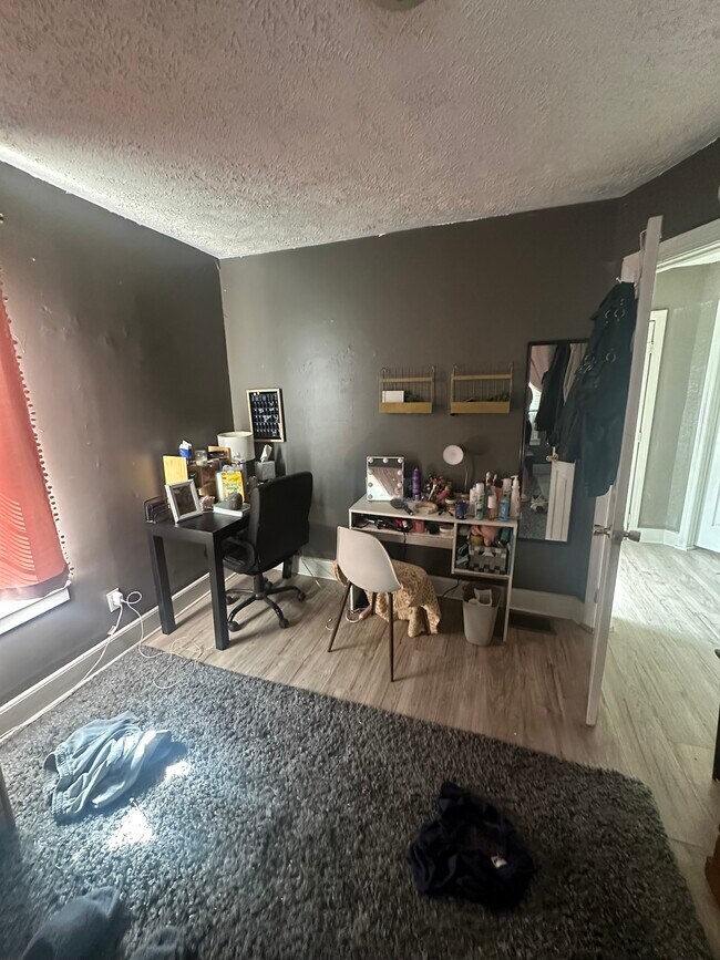 Building Photo - 670 Willey St