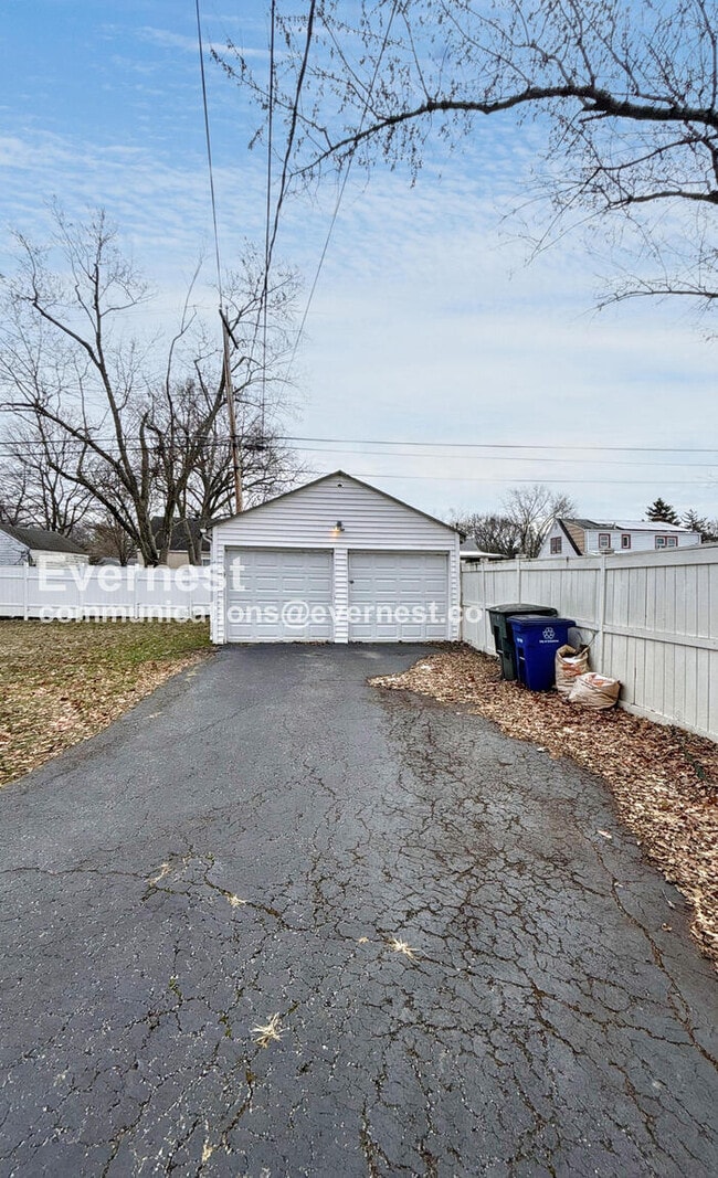 Building Photo - 616 Eastmoor Blvd