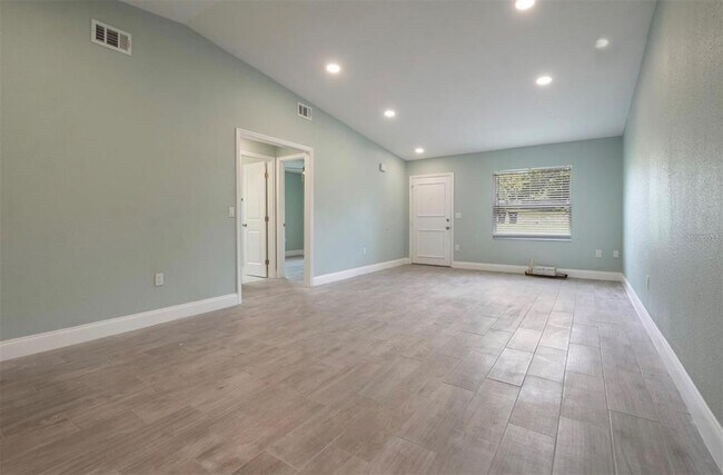 Building Photo - 1184 Woodman Way