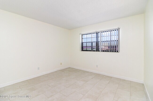 Building Photo - 4105 Ocean Beach Blvd